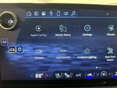 Used 2025 Chevrolet Traverse High Country image 36