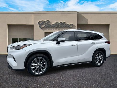 Used 2023 Toyota Highlander Limited image 7