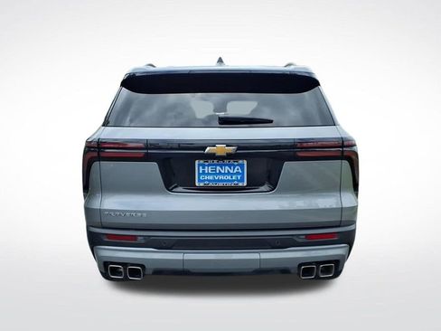 Used 2025 Chevrolet Traverse LT w/ Driver Confidence Package FWD image 7