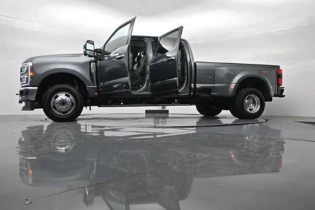 New 2026 Ford F350 Lariat w/ Lariat Ultimate Package AWD/4WD image 59