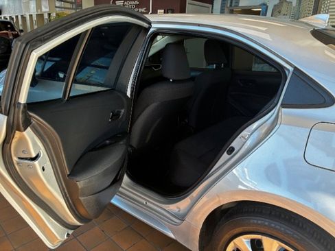 Used 2023 Toyota Corolla LE image 23