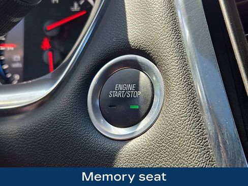 Used 2023 Chevrolet Traverse Premier AWD/4WD image 9