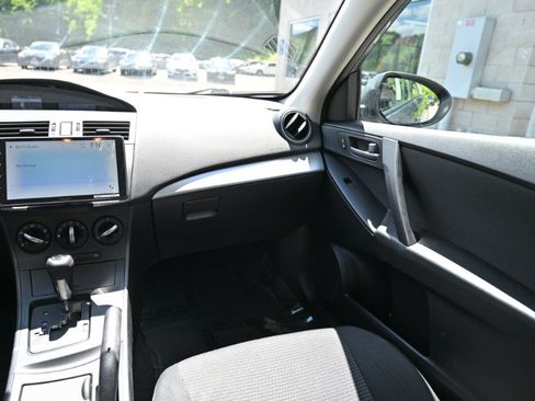 Used 2013 MAZDA MAZDA3 i Sport FWD image 11