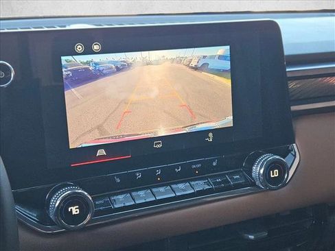 Used 2024 GMC Canyon AT4 image 14