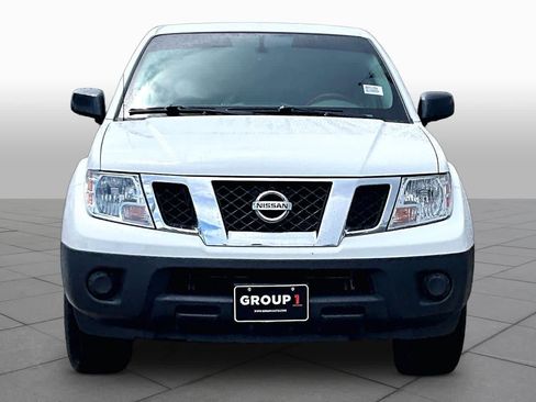 Used 2018 Nissan Frontier SV RWD image 4