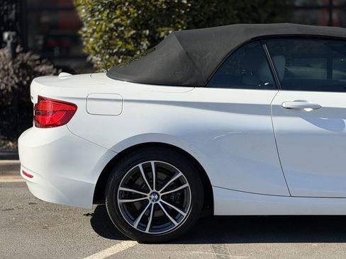 Used 2019 BMW 230i Convertible w/ Convenience Package image 22