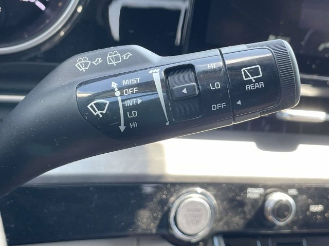 Certified 2022 Kia Carnival SX FWD image 24