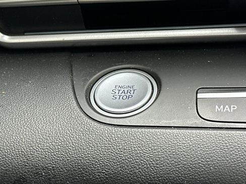 Used 2022 Hyundai Elantra Limited w/ Cargo Package image 23