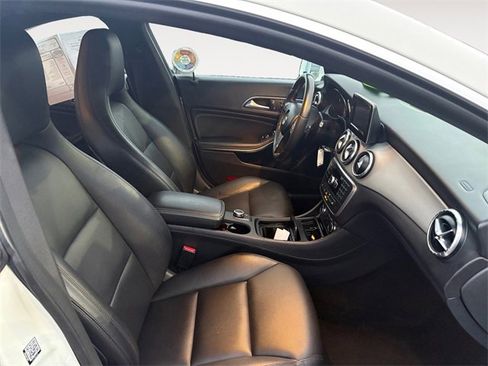 Used 2014 Mercedes-Benz CLA 250 4MATIC image 15