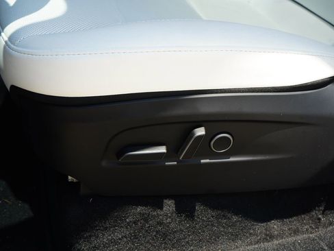 Used 2026 Tesla Model Y AWD image 7