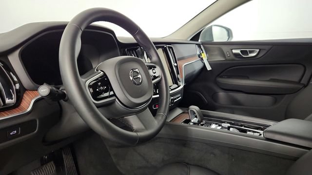 Certified 2026 Volvo V60 B5 Cross Country Plus w/ Climate Package AWD/4WD image 12
