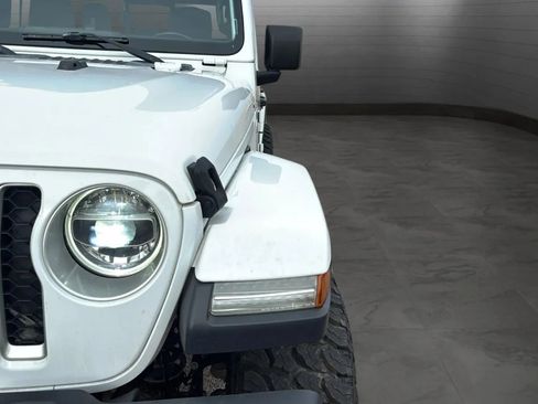 Used 2020 Jeep Gladiator Overland w/ LED Lighting Group AWD/4WD image 21