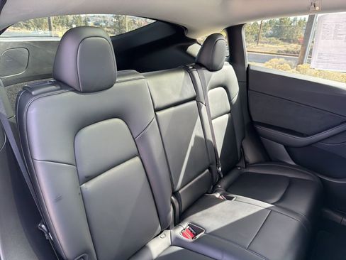 Used 2021 Tesla Model Y 2WD image 25