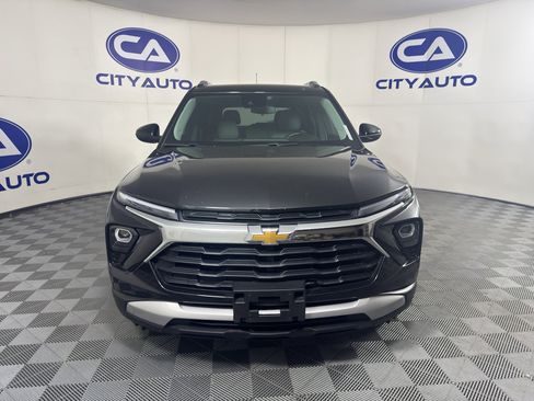 Used 2024 Chevrolet TrailBlazer LT w/ LT Cold Weather Package FWD image 9