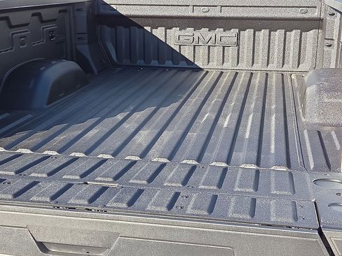 New 2026 GMC Sierra 2500 Denali w/ Denali Reserve Package image 8