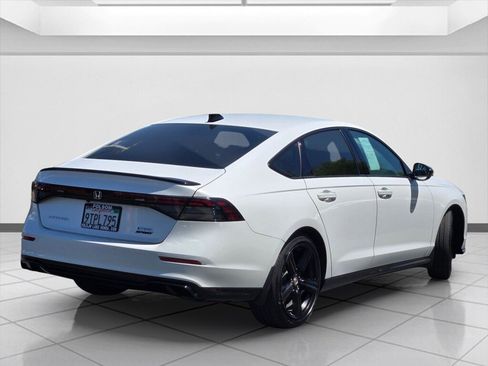 Used 2025 Honda Accord Sport image 5