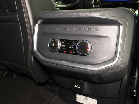 Used 2025 Ford Expedition Max Platinum AWD/4WD image 21