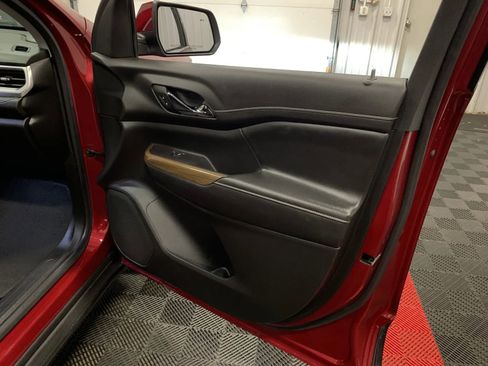 Used 2020 GMC Acadia SLE image 46