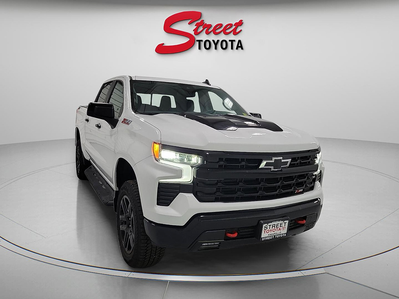 Used 2026 Chevrolet Silverado 1500 LT Trail Boss w/ Convenience Package II AWD/4WD image 5