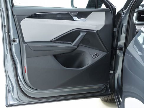 New 2026 Volkswagen Tiguan SE R-Line image 57