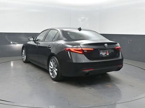 Used 2023 Alfa Romeo Giulia Sprint image 3