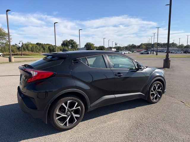 Used 2018 Toyota C-HR XLE FWD image 9
