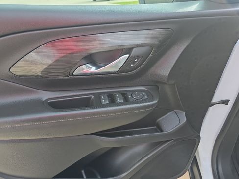 Used 2022 GMC Terrain SLE w/ Driver Convenience Package image 13