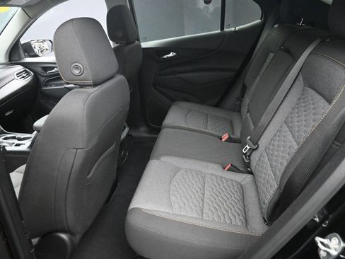 Used 2018 Chevrolet Equinox LT image 11