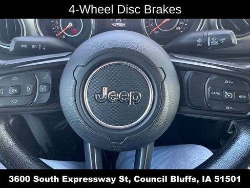 Used 2018 Jeep Wrangler Unlimited Sport AWD/4WD image 21