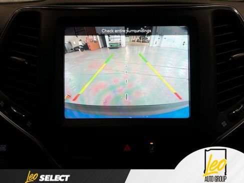 Used 2022 Jeep Cherokee Latitude Lux w/ Sun & Sound Group AWD/4WD image 17