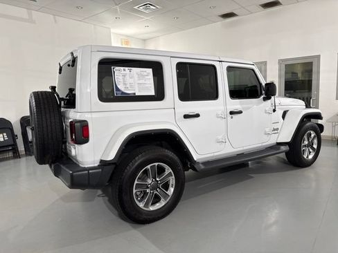 Used 2022 Jeep Wrangler Unlimited Sahara AWD/4WD image 12