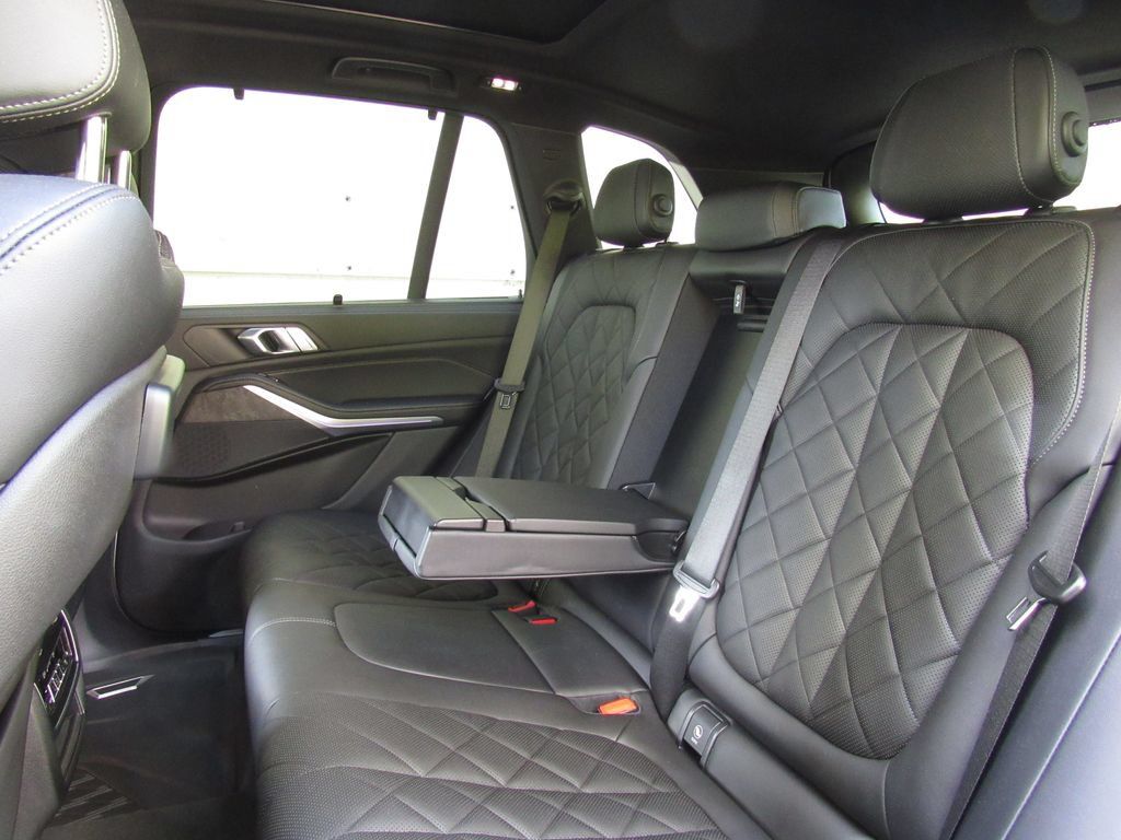 Used 2023 BMW X5 xDrive45e w/ Executive Package AWD/4WD image 18
