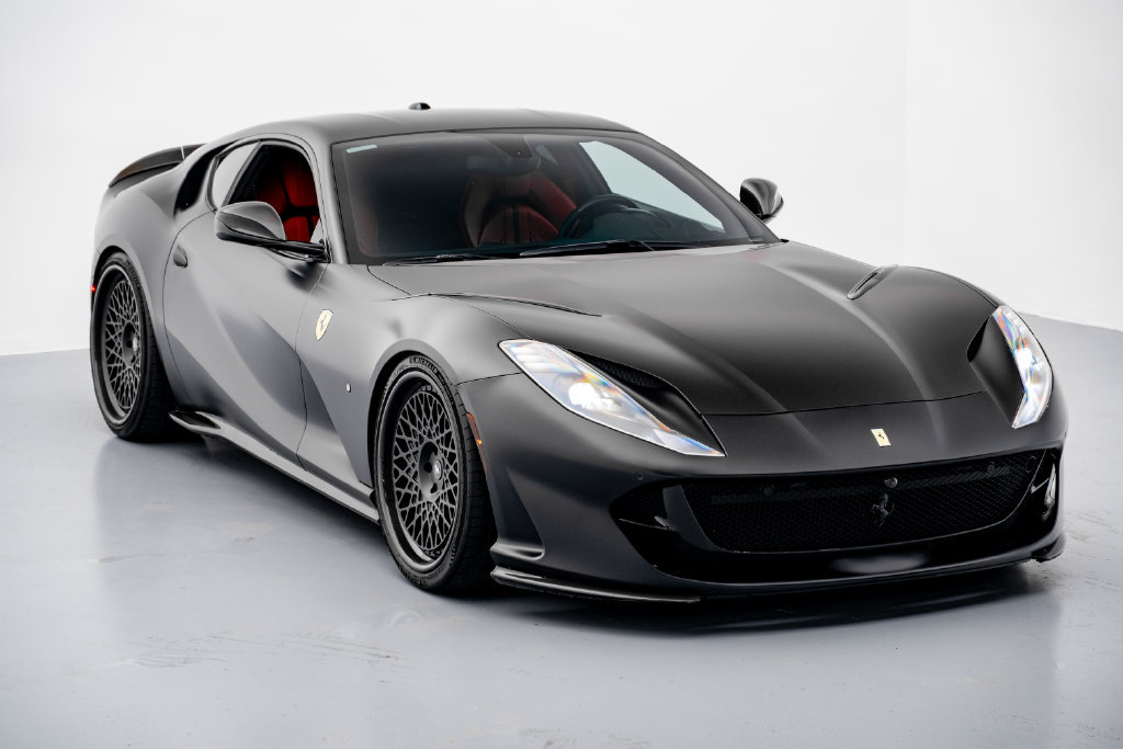 Used 2018 Ferrari 812 Superfast RWD image 2