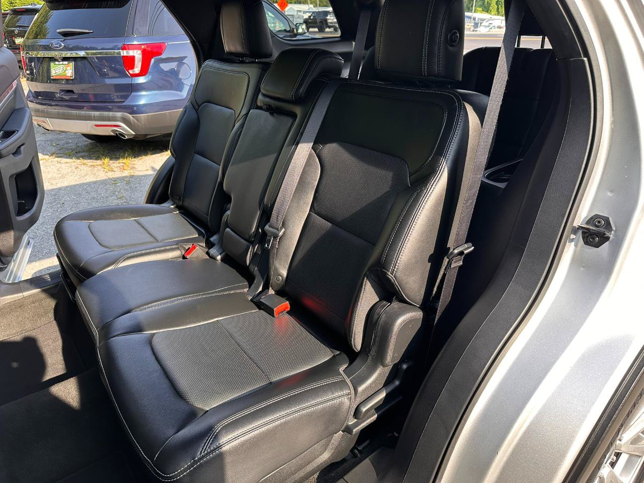 Used 2016 Ford Explorer Limited FWD image 17
