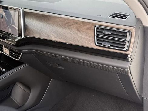 New 2026 Volkswagen Atlas SE FWD image 29