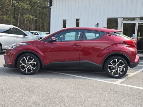 Used 2018 Toyota C-HR XLE image 2