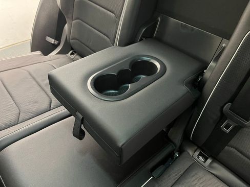 Used 2023 Volkswagen Tiguan SEL R-Line image 19