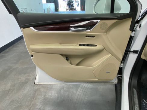 Used 2018 Cadillac XT5 Luxury w/ Driver Awareness Package AWD/4WD image 45