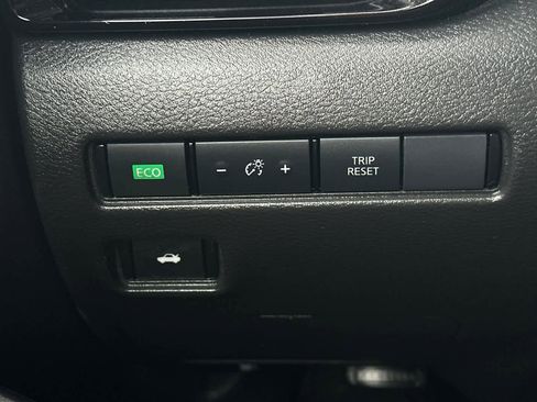 Used 2020 Nissan Sentra SV image 32