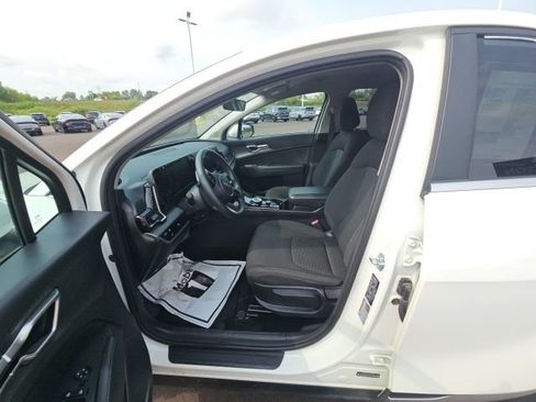 Used 2023 Kia Sportage LX AWD/4WD image 12