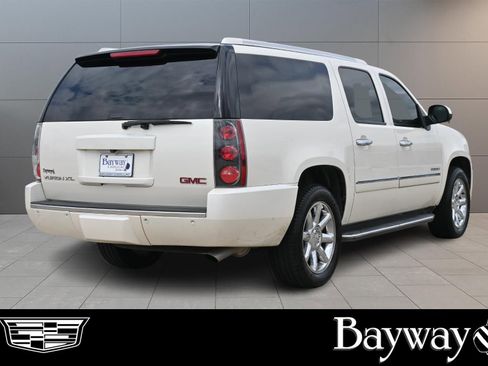 Used 2013 GMC Yukon XL Denali RWD image 5