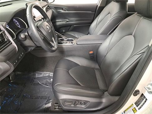 Used 2023 Toyota Camry XLE image 19