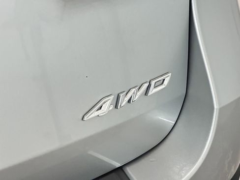 Certified 2022 Ford Explorer XLT w/ Equipment Group 202A image 19