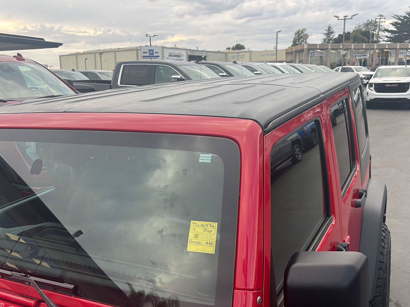 Used 2012 Jeep Wrangler Unlimited Rubicon w/ Connectivity Group AWD/4WD image 8