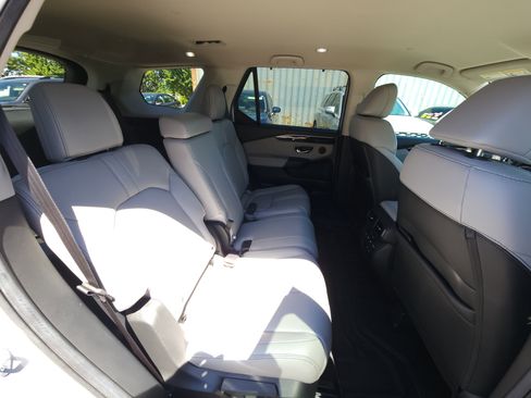 Certified 2025 Honda Pilot EX-L image 13