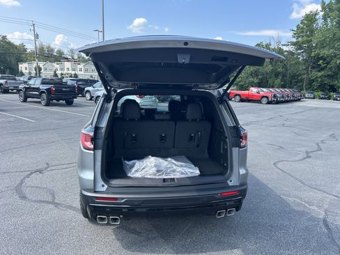 New 2026 GMC Acadia AT4 w/ Luxury Package AWD/4WD image 11