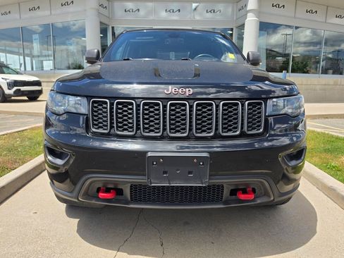 Used 2018 Jeep Grand Cherokee Trailhawk AWD/4WD image 2