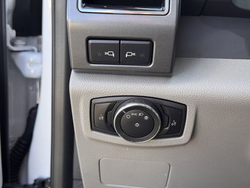 Used 2022 Ford F550 2WD Crew Cab Super Duty image 30