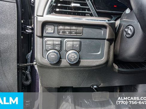 Used 2025 Chevrolet Suburban Premier AWD/4WD image 36
