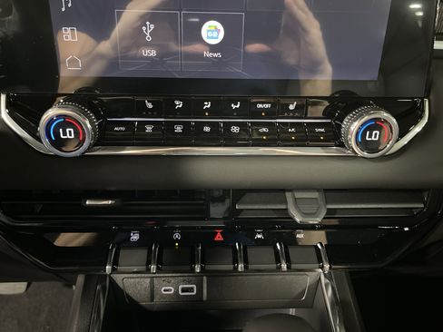 New 2026 GMC Canyon Elevation w/ Convenience Package image 26